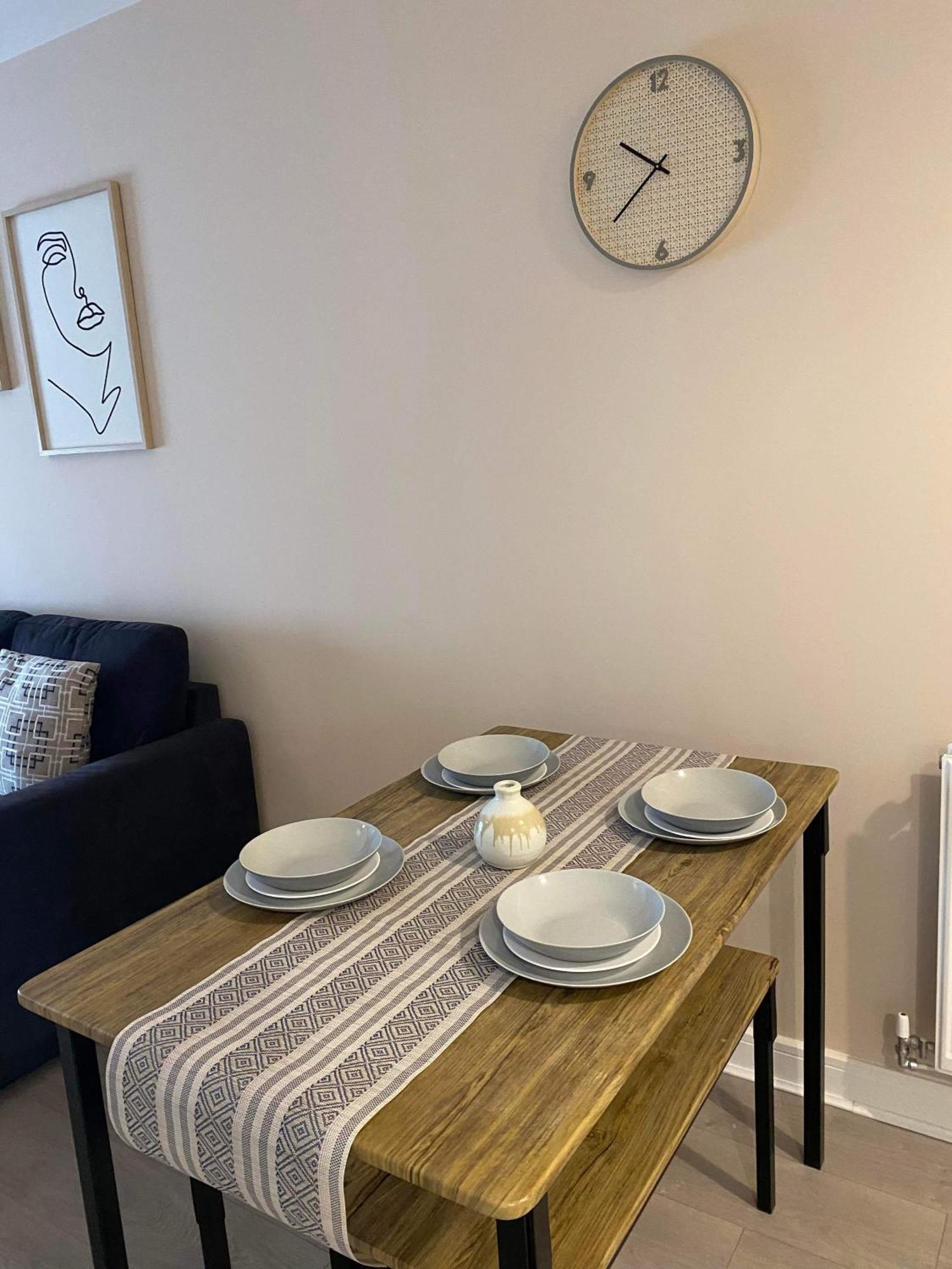 Crawley 2Bed Apartament Close To Gatwick Airport Copthorne  외부 사진