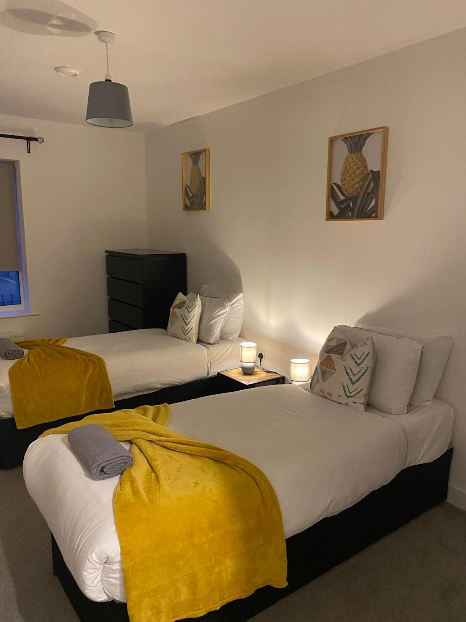 Crawley 2Bed Apartament Close To Gatwick Airport Copthorne  외부 사진